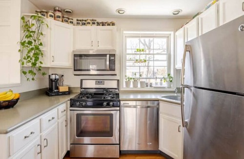 Potomac West House | Charming Family & Fido Oasis in Washington D.C.