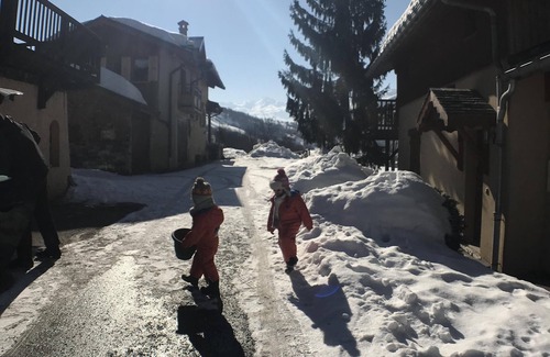 Villarabout Ski Chalet | Charming family chalet in the Alps