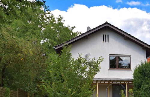Neukirchen House | Charming family-friendly holiday home with backyard pool