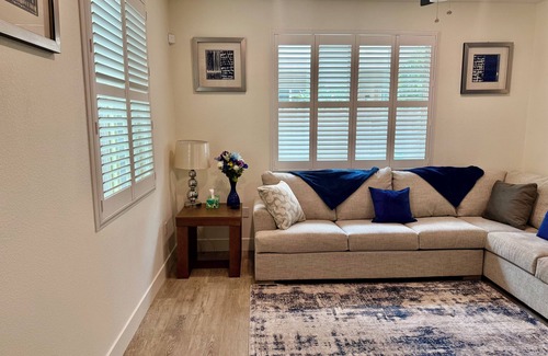 Elk Grove House | Charming family-friendly 2-bedrooms with Jack & Jill bathroom near Sky River.