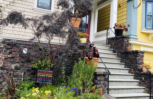 Golden Gate Condo | Charming Family Friendly NOPA Flat with a Brand New Hot Tub.