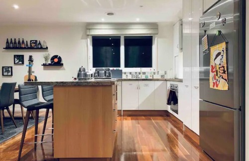 Wheelers Hill House | Charming Family Home near Monash Uni/Glen