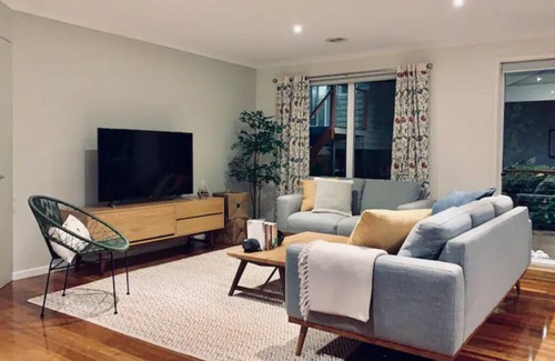 Wheelers Hill House | Charming Family Home near Monash Uni/Glen