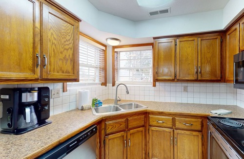 Bentonville House | Charming Family Home with Pet-Friendly Yard and Modern Comforts