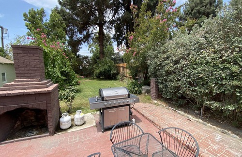 Burbank House | Charming family home in a quiet neighborhood of Burbank.
