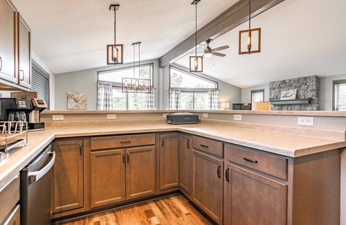 Necedah House | CHARMING FAMILY HOME ON CASTLE ROCK LAKE