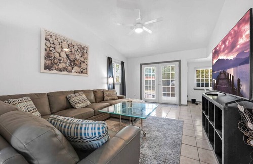 Oak Cliff House | Charming Family Home