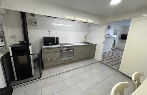 Nouan-sur-Loire Cottage | Charming Family Home with Garden, Modern Amenities, and Close to Loire Castles