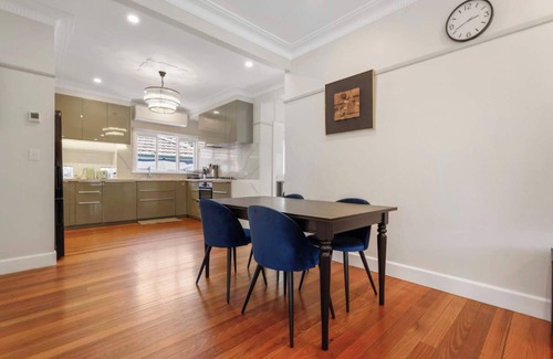 Ringwood House | Charming Family Retreat in Ringwood
