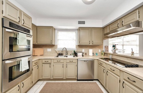 Conroe House | Charming Family Retreat w/Private Pool, Gameroom