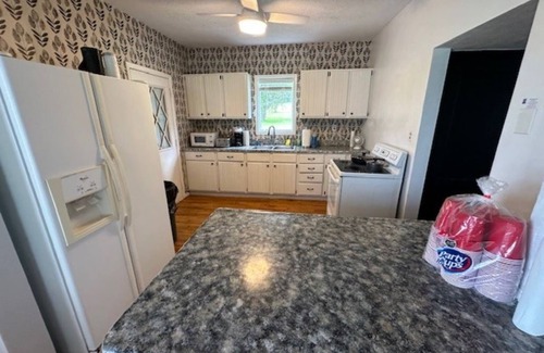 Spring Valley Other | Charming farmhouse with 4 bedrooms and WiFi, AC near Spring Valley