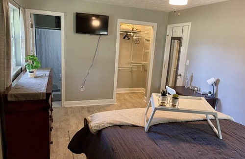 Bearss Plaza Other | Charming Farmhouse Getaway in Plant City