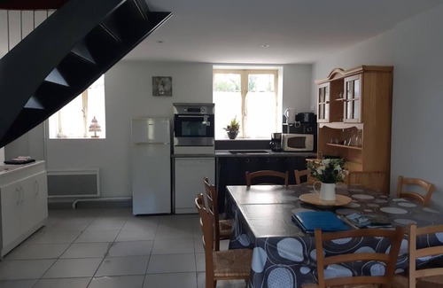 Lavoine Cottage | Charming Farmhouse in Bourbonnaise Mountains - Pets Allowed