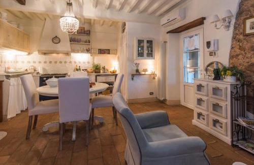 Camaiore Villa | Charming farmhouse in the hills, private pool, sea view, dream panorama