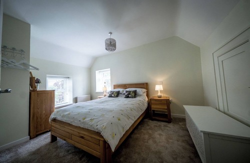 Londonderry Other | Charming Farmhouse Retreat | Peaceful Stay Near Derry City