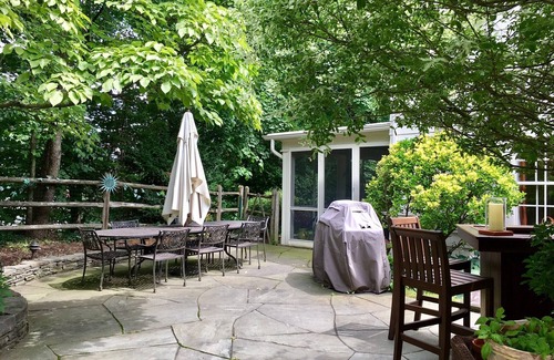 Pearl River House | Charming Farmhouse Just outside of NYC!
