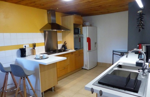 Gouise Cottage | Charming farmhouse with large garden and fireplace, pets allowed