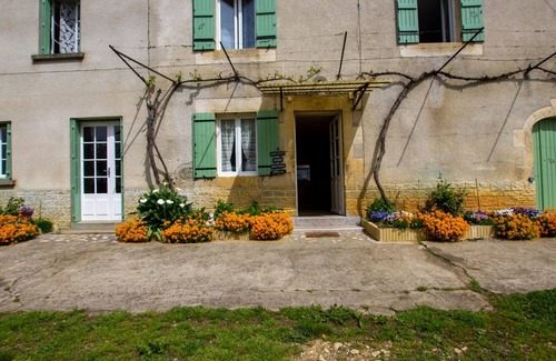 Paulin Cottage | Charming Farmhouse with Jacuzzi, Near Sarlat - Sleeps 6