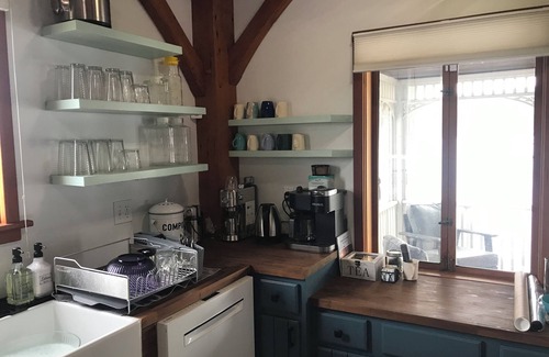Hammondsport Cottage | Charming Finger Lakes cottage with 3 levels of lakefront views for all seasons