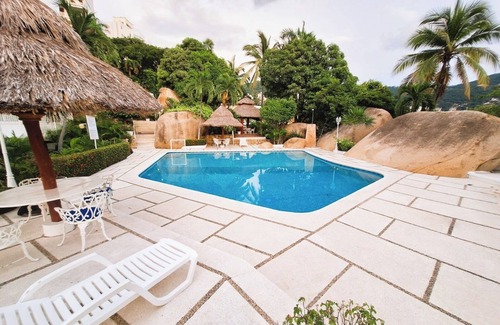 Costa Azul Apartment | Charming first floor 2-bedroom apartment in beautiful Acapulco de Juárez