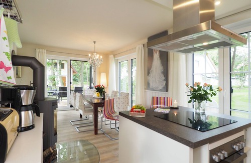 Zirchow House | Charming fisherman's cottage on the Szczecin Lagoon on a large plot.