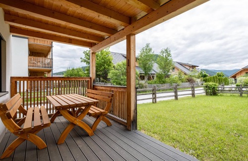 Mauterndorf Apartment | Charming flat with garden and mountain panorama