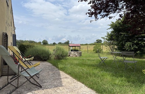 Bourbon-l'Archambault Cottage | Charming independent farmhouse, pets allowed, terrace and garden