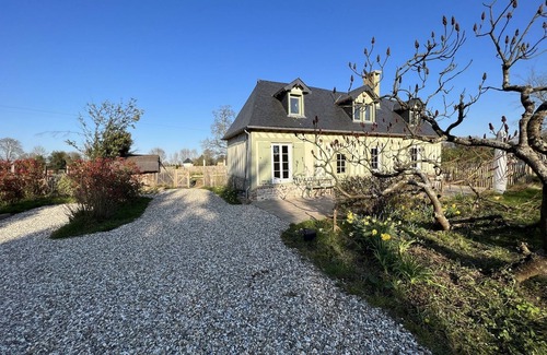 Manneville-la-Raoult House | Charming restored Normandy farmhouse in a quiet location with swimming pool