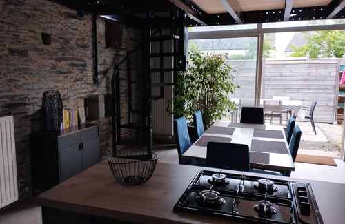 Les Garennes-sur-Loire House | Charming 19th-century Angevine farmhouse in the heart of the vineyards.