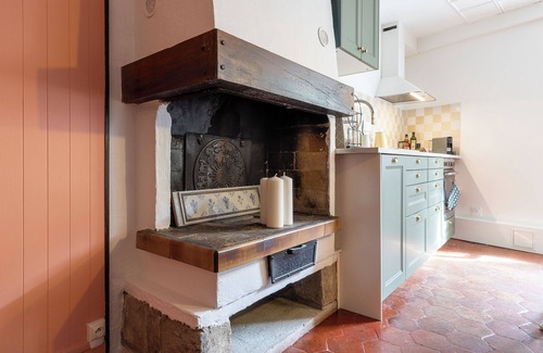 Moret-sur-Loing Cottage | Charming renovated air-conditioned cottage, historic center of Moret-sur-Loing