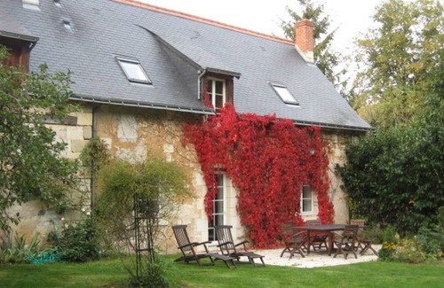 Saint-Benoit-la-Foret Cottage | Charming XVIIIth-Century Cottage Near Chinon – Private Garden, Terrace & Game Room