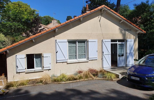 Saint-Brevin-l'Ocean House | Charming Beach House for 5 - Close to Amenities, 3 Bedrooms, BBQ, Parking, Near Main Beach