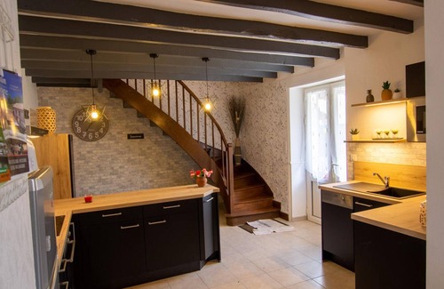 Saint-Front-la-Riviere Cottage | Charming 3BR House with Garden, Terraces, and Bikes Near Brantôme