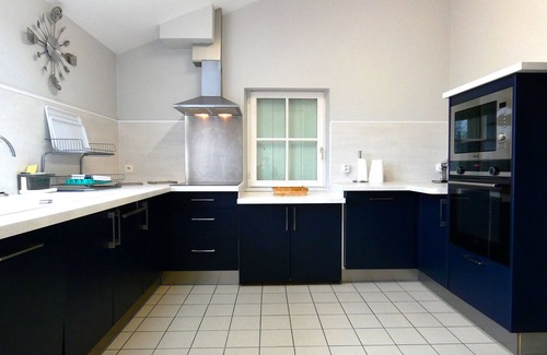 Saint-Georges-sur-Eure Cottage | Charming 14-Person Country House with Garden, BBQ, Parking, Near Chartres