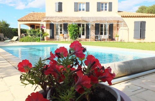 Saint-Jean-de-Cornies Villa | Charming 180m² air-conditioned villa with swimming pool on 1600m of enclosed land planted with trees