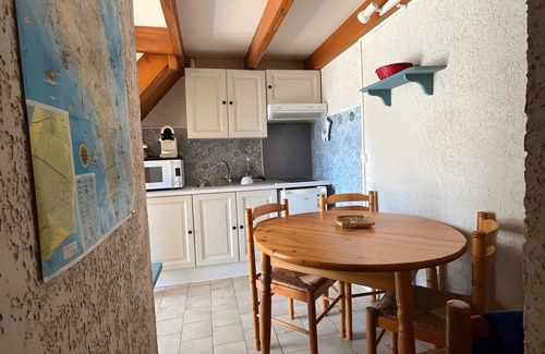 Saint-Trojan-les-Bains Apartment | Charming Studio in Saint Trojan with Private Terrace and Wi-Fi