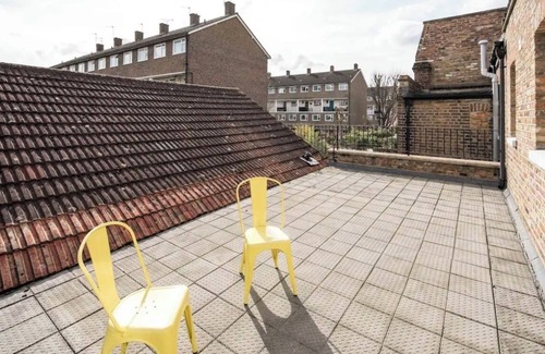 Munster House | Charming Fulham Home - Spacious with Modern Touches!