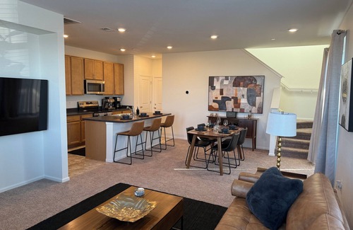 Commerce City House | Charming, fully furnished townhome near Denver with 3 BR and 2.5 baths + loft.
