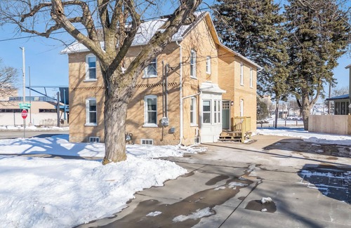 Appleton Apartment | Charming, Furnished Retreat with a Yard—Just Minutes from Downtown Appleton