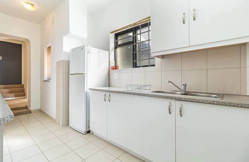Camps Bay Cabin | Charming Garden Cottage, Campsbay, Cape Town