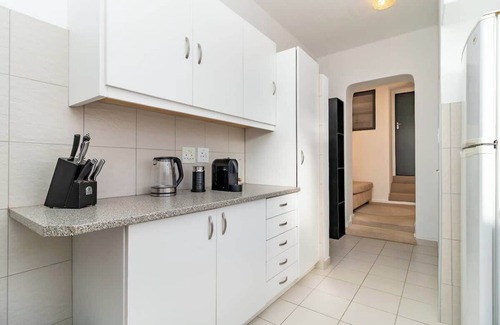 Camps Bay Cabin | Charming Garden Cottage, Campsbay, Cape Town