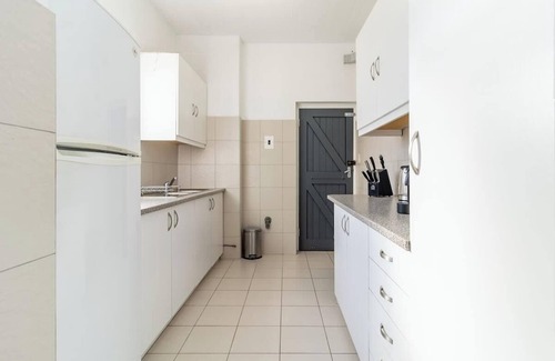 Camps Bay Cabin | Charming Garden Cottage, Campsbay, Cape Town