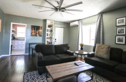 South Redlands House | Charming Getaway | Dog Friendly | King Bed