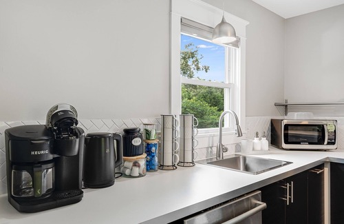 Weaverville House | Charming getaway in Weaverville! Great location!