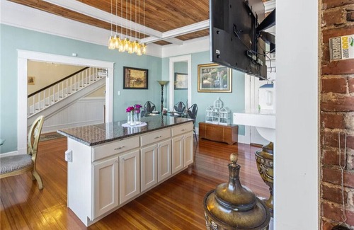 Anderson Apartment | Charming Getaway | Queen Bed, Yard & Free Parking