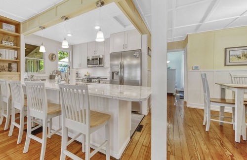Saugatuck Cottage | Charming Getaway Walking Distance to Downtown