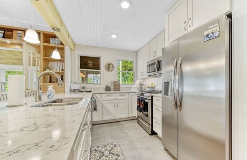 Saugatuck Cottage | Charming Getaway Walking Distance to Downtown