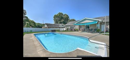 Bristol Villa | Charming Getaway with In-Ground Pool, Hot Tub Jacuzzi, and Cozy Firepit