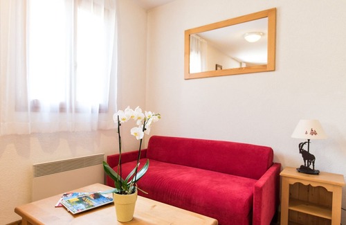 Giez Apartment | Charming Giez Apartment