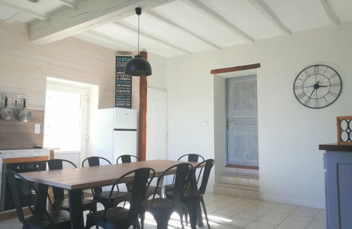 Saint-Sernin Cottage | Charming gîte for 6 people in a relaxing setting, with heated swimming pool and pond